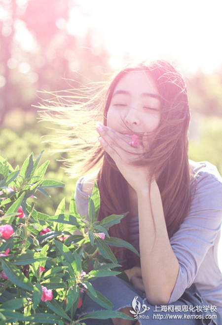 嘉兴化妆学校哪家好？最好的化妆学校在哪？之学化妆去上海更好，会学到更多，会得到更多机会