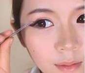 春季踏青出游，娇嫩“妆”扮也迷人—上海化妆学校