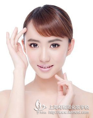 女孩子学化妆好吗,上海哪里学化妆好？