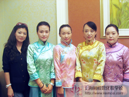 柯模思学员负责上海海关总署演出演员化妆造型工作