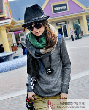 2011冬季流行什么新款的围巾?棒针围巾混搭时尚潮流