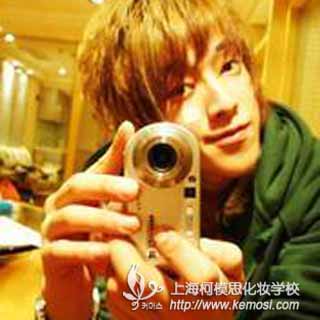 男生学化妆好找工作吗?有前途吗？