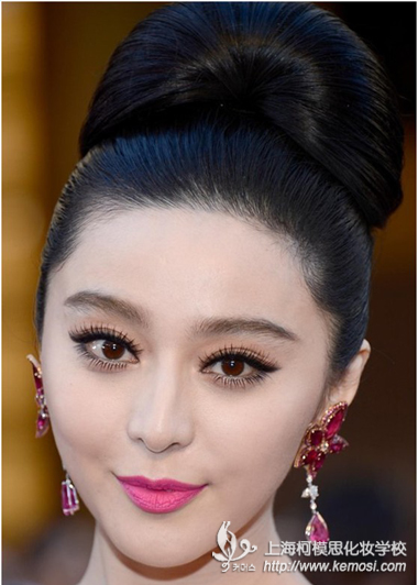 中国女星范冰冰复古红唇妆   奥斯卡红毯艳压群芳