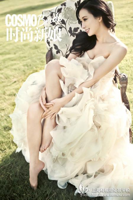 林志玲演绎时尚新娘 甜美妆容跪求女神的爱情