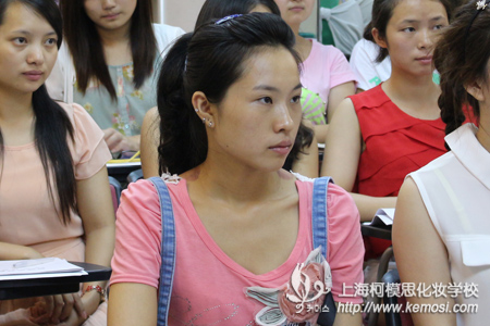 上海柯模思化妆学校2013年8月新生开学典礼圆满结束 共同迎接美好明天