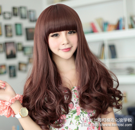 长脸女生适合什么刘海？适合什么发型？之齐刘海微卷发
