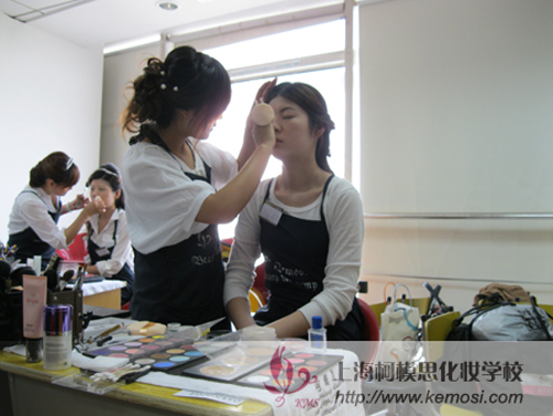 2012年3月底柯模思韩国化妆师资格证书考试