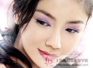 专业化妆师传授选择化妆学习班秘诀 上海柯模思化妆学习