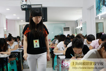 化妆师进行考试的须知事项(一)