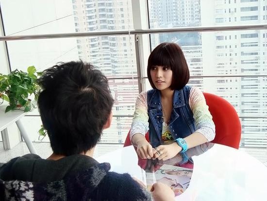 上海电视台《花样年华》节目录制 学员与台湾艺人夏宇童亲密接触